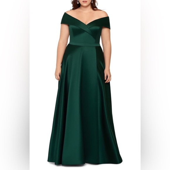 Xscape Women's Green Off-Shoulder Maxi Dress - Picture 1 of 9